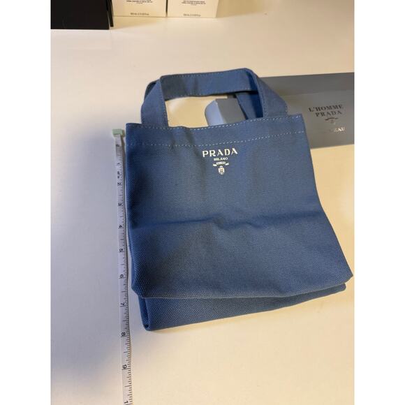 Prada GWP Blue Limited Edition Tote Bag with Box - NEW - Picture 1 of 6